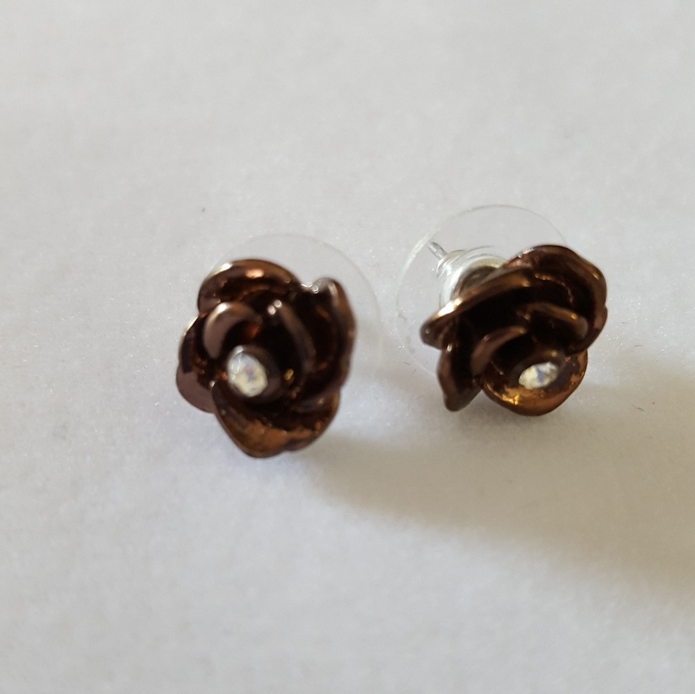 Flower earrings nwot